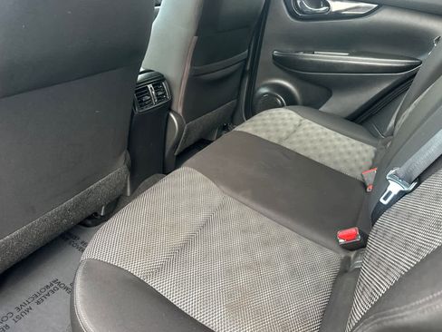 Used 2018 Nissan Rogue Sport SV image 4