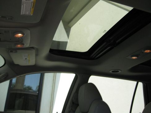Used 2012 Buick Enclave Premium w/ Trailering Provision Package image 21