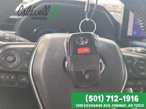 Used 2024 Toyota Venza Limited image 32