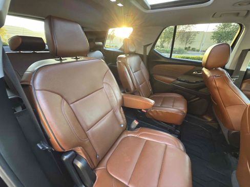 Used 2018 Chevrolet Traverse High Country w/ LPO, Cargo Package AWD/4WD image 63