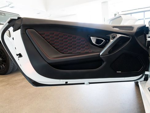 Used 2017 Lamborghini Huracan LP 580-2 RWD image 17