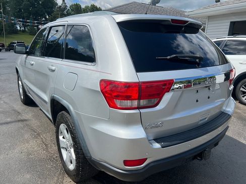 Used 2011 Jeep Grand Cherokee Laredo AWD/4WD image 8