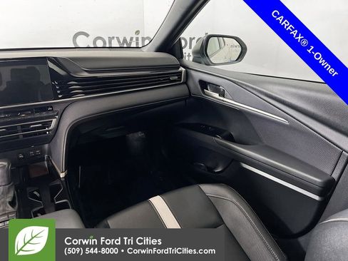 Used 2025 Toyota Camry SE image 25