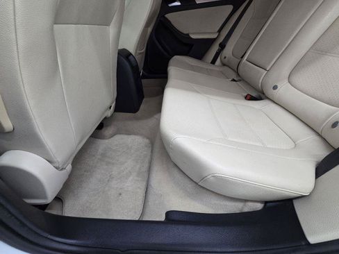 Used 2016 Volkswagen Jetta SE FWD image 11