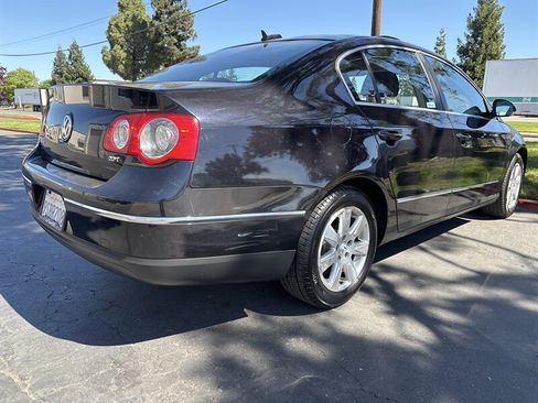 Used 2006 Volkswagen Passat Value Edition image 11