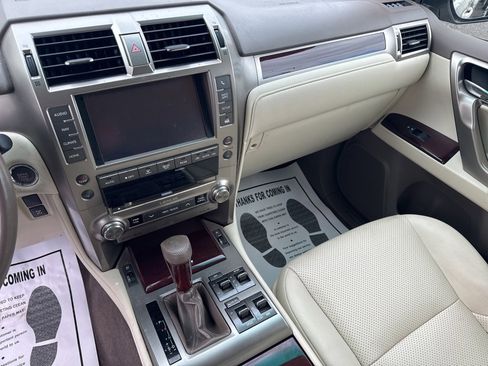 Used 2014 Lexus GX 460 Luxury image 25