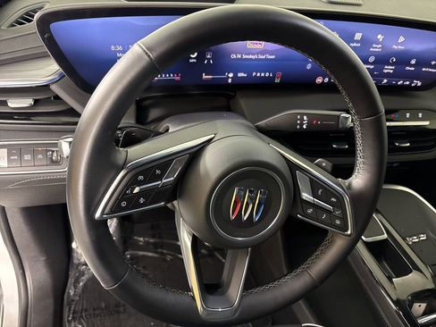 Used 2025 Buick Enclave Preferred image 21