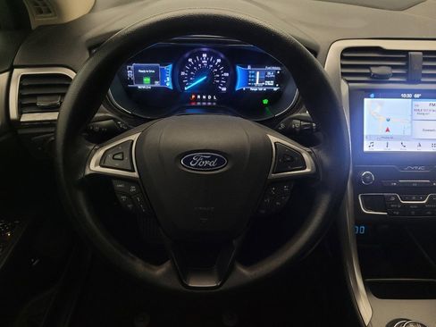 Used 2019 Ford Fusion SE image 22