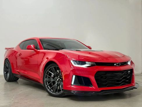 Used 2018 Chevrolet Camaro ZL1 RWD image 2