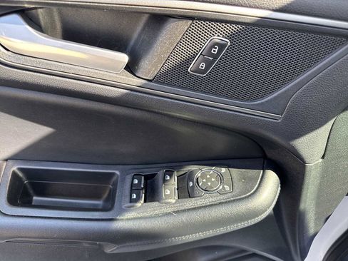 Used 2022 Ford Edge SE image 15