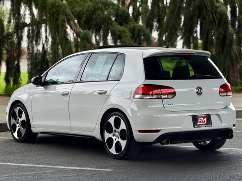 Used 2011 Volkswagen GTI 4-Door FWD image 5