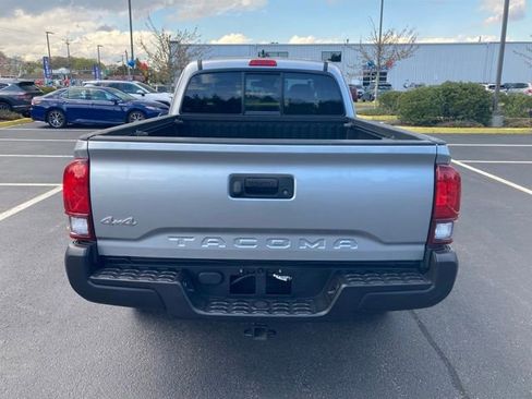 Certified 2023 Toyota Tacoma SR AWD/4WD image 5
