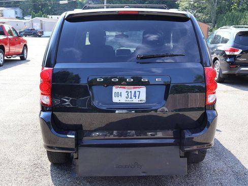 Used 2018 Dodge Grand Caravan SXT FWD image 15