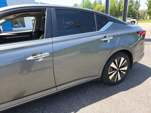 Used 2022 Nissan Altima 2.5 SV FWD image 32