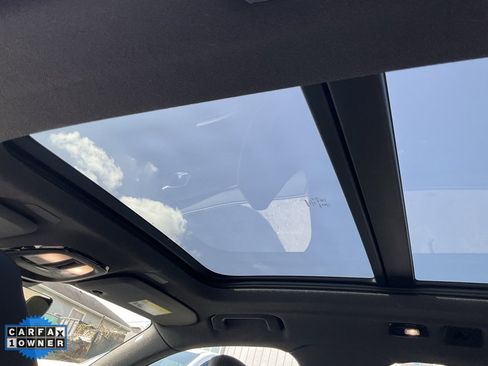 Used 2023 Volvo XC40 Recharge Plus image 32