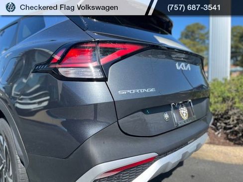 Used 2023 Kia Sportage LX image 9