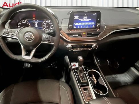 Used 2024 Nissan Altima 2.5 SV image 7