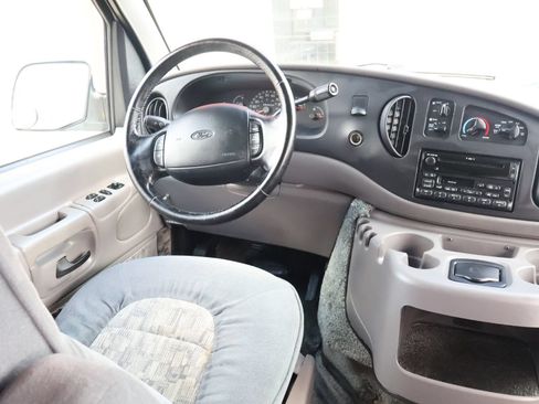 Used 2000 Ford E-150 and Econoline 150 RWD image 37