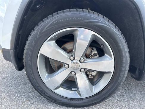 Used 2014 Jeep Grand Cherokee Limited image 9