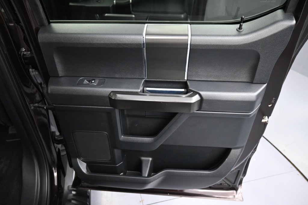 Used 2019 Ford F150 XLT w/ Equipment Group 302A Luxury AWD/4WD image 29