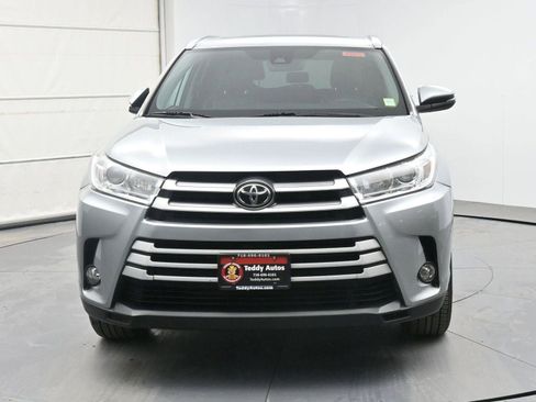 Used 2019 Toyota Highlander XLE image 28