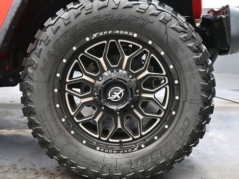 Used 2020 Jeep Wrangler Unlimited Sahara w/ Uconnect 4C Nav & Sound Group image 10