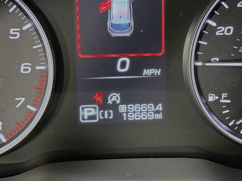 Used 2024 Subaru Crosstrek 2.5i Limited AWD/4WD image 9