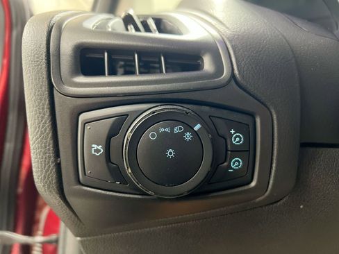 Used 2013 Ford Focus SE FWD image 17