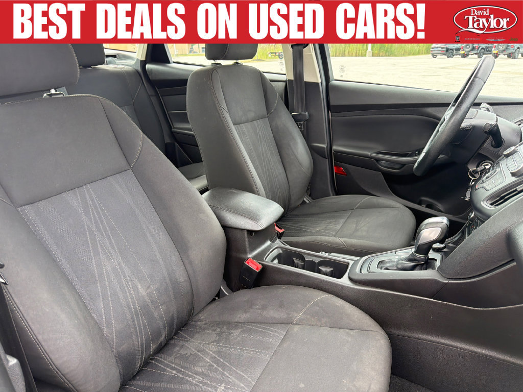 Used 2015 Ford Focus SE w/ SE Cold Weather Package FWD image 26