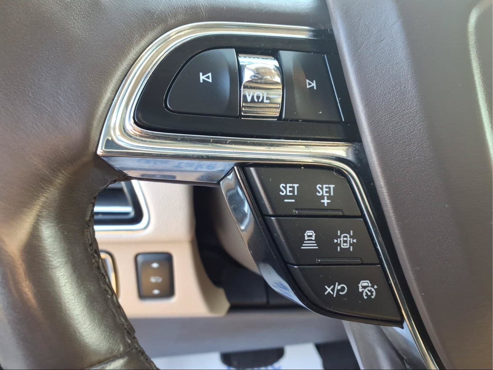 Used 2023 Lincoln Navigator Reserve AWD/4WD image 18