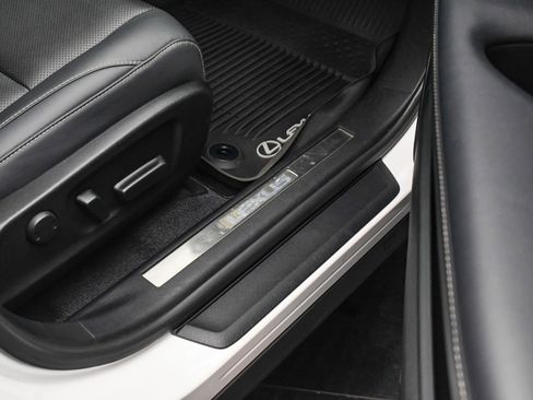 Used 2022 Lexus RX 350L Premium image 46