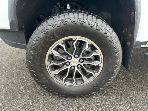 Used 2022 Chevrolet Colorado ZR2 AWD/4WD image 9