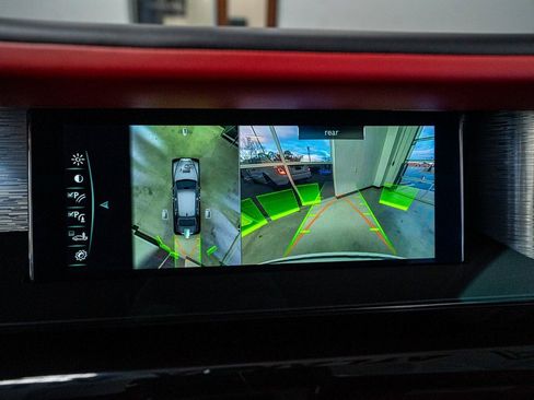 Used 2023 Rolls-Royce Phantom Sedan image 61