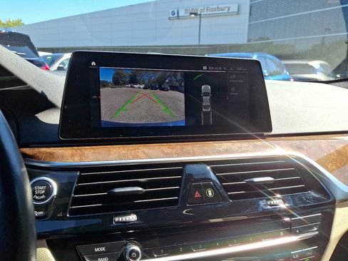 Used 2020 BMW 530i xDrive w/ Convenience Package AWD/4WD image 18