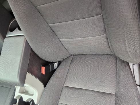 Used 2010 Ford Escape XLT image 17