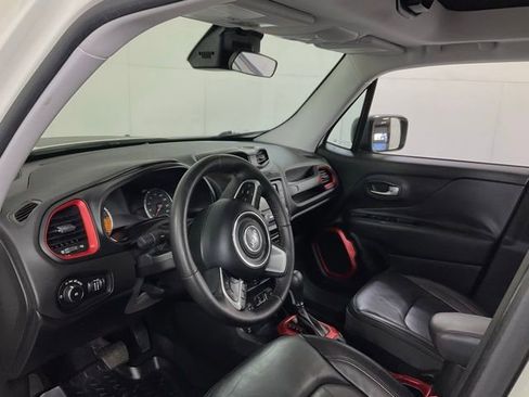 Used 2015 Jeep Renegade Trailhawk w/ Premium Leather Group image 21