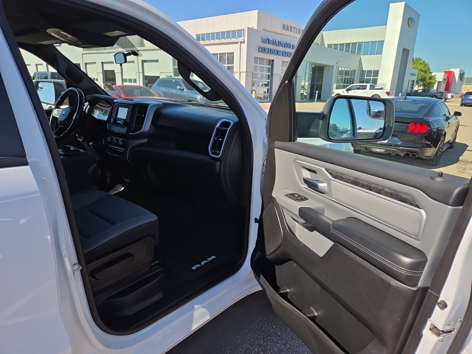 Used 2021 RAM 1500 Big Horn AWD/4WD image 38