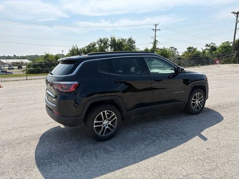 Used 2019 Jeep Compass Latitude w/ Popular Equipment Group AWD/4WD image 5