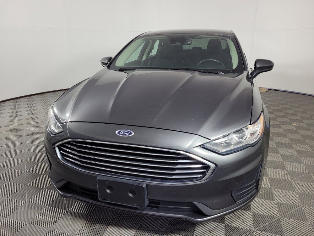 Used 2020 Ford Fusion SE FWD image 15