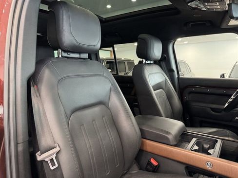 Used 2023 Land Rover Defender 130 X image 25