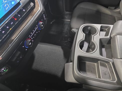 Used 2025 Chevrolet Silverado 1500 LT AWD/4WD image 24