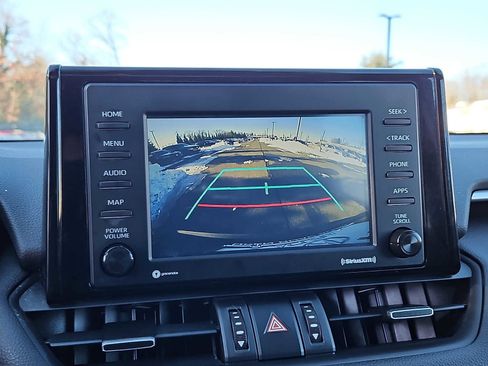 Used 2020 Toyota RAV4 XLE Premium image 20