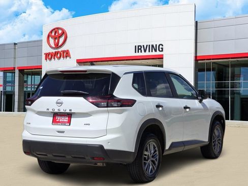 Used 2024 Nissan Rogue S AWD/4WD image 4