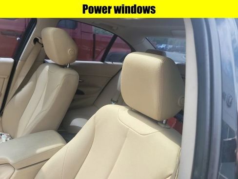 Used 2014 BMW 320i xDrive Sedan image 10