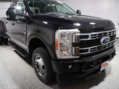 Used 2023 Ford F350 XLT AWD/4WD image 5