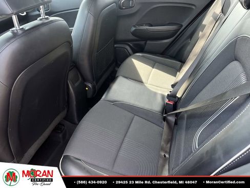 Used 2023 Hyundai Venue Limited FWD image 13