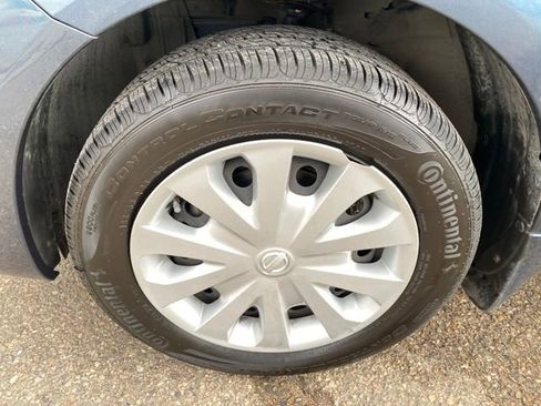 Used 2015 Nissan Versa S Plus image 19