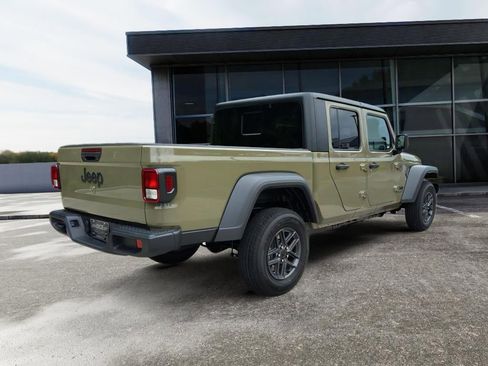 New 2025 Jeep Gladiator Sport image 7