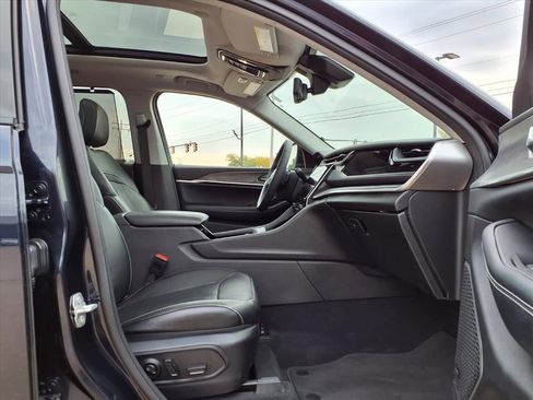 Certified 2023 Jeep Grand Cherokee 4xe w/ Luxury Tech Group II image 28