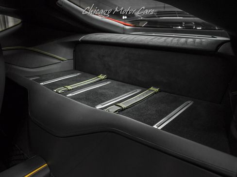 Used 2021 Ferrari 812 Superfast RWD image 30